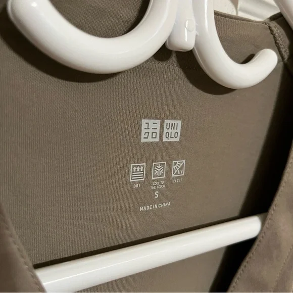 Uniqlo Cardigan Top - Picture 3 of 4